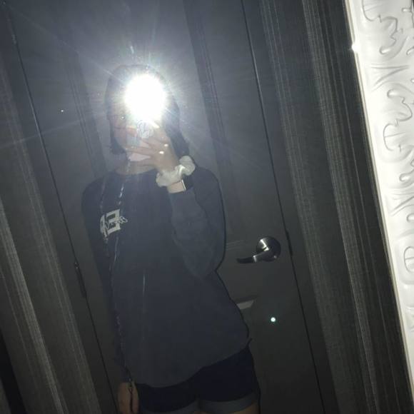 Meet your Posher, Jillian - Picture 1 of 1